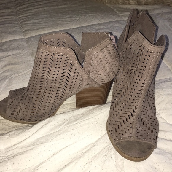 Beautiful heels💜 - Picture 4 of 4